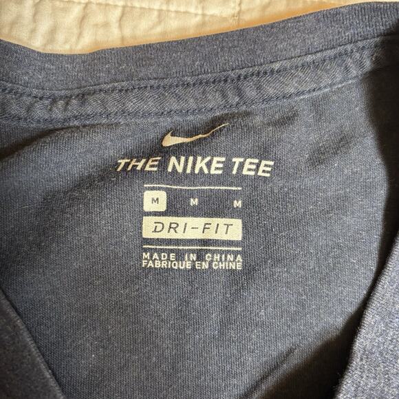 Men's Nike Dri-FIT "The Nike Tee" Short Sleeve T-Shirt Size M Navy Blue Athletic - Picture 3 of 7